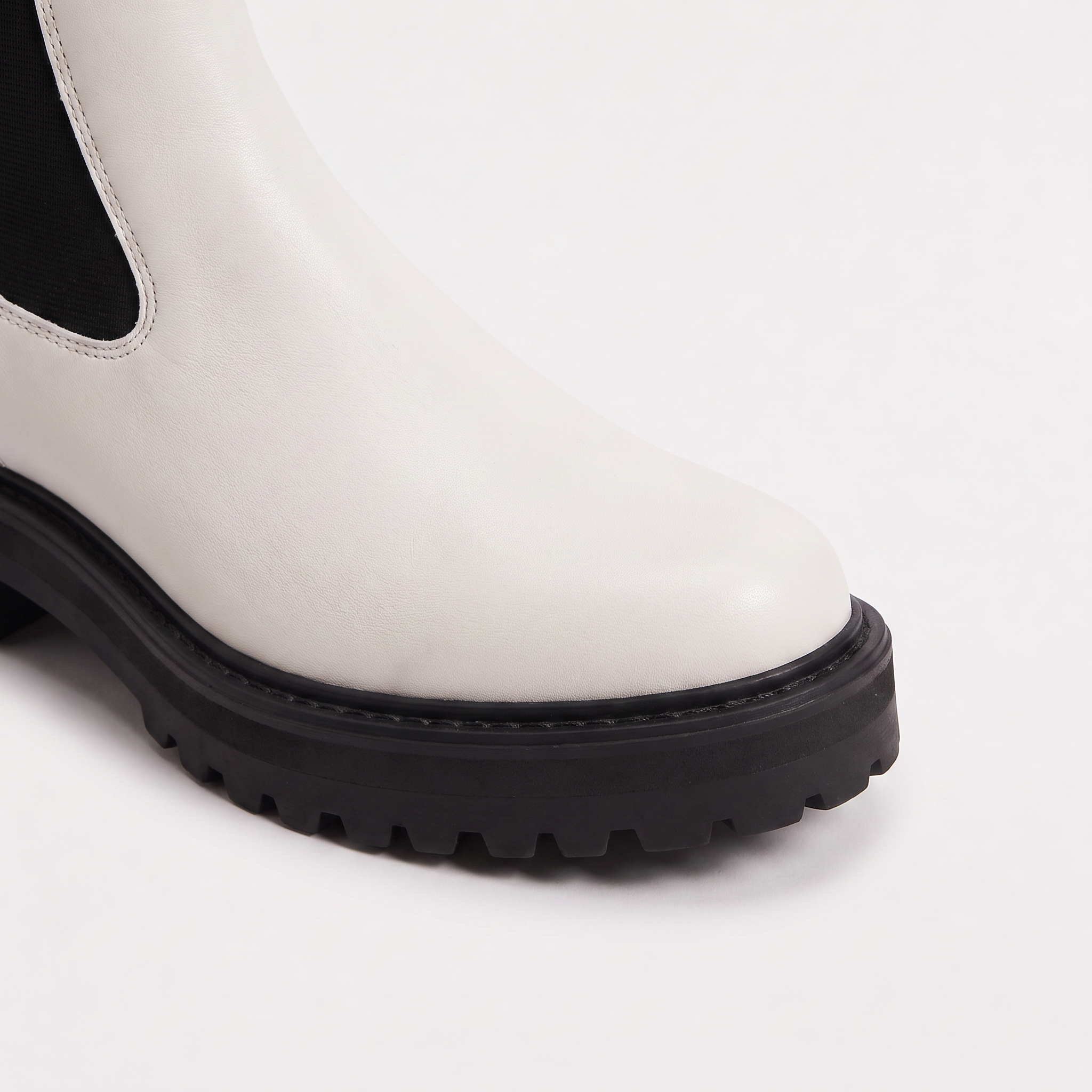 Women's Two-Tone Platform Chelsea Boots