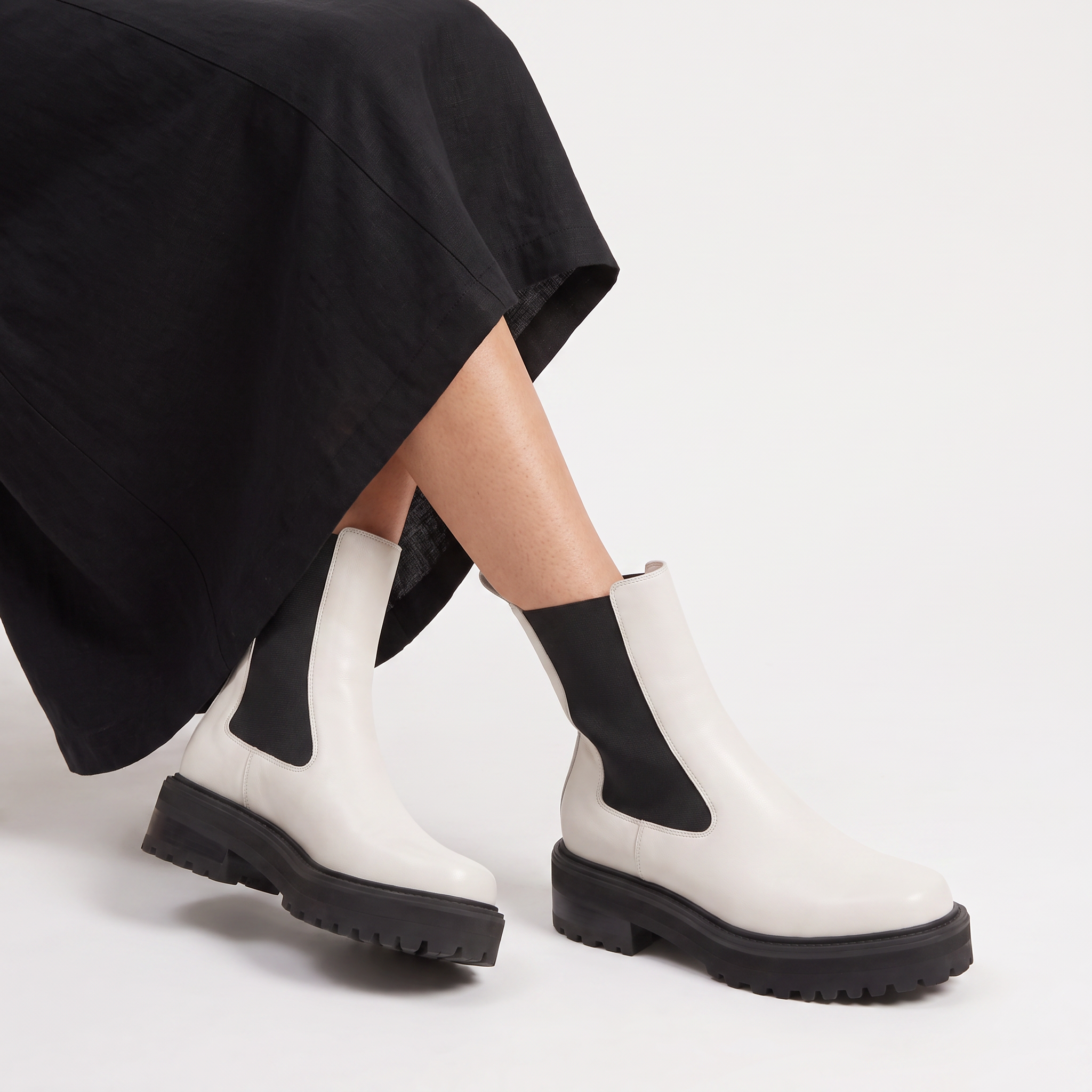 Women's Two-Tone Platform Chelsea Boots