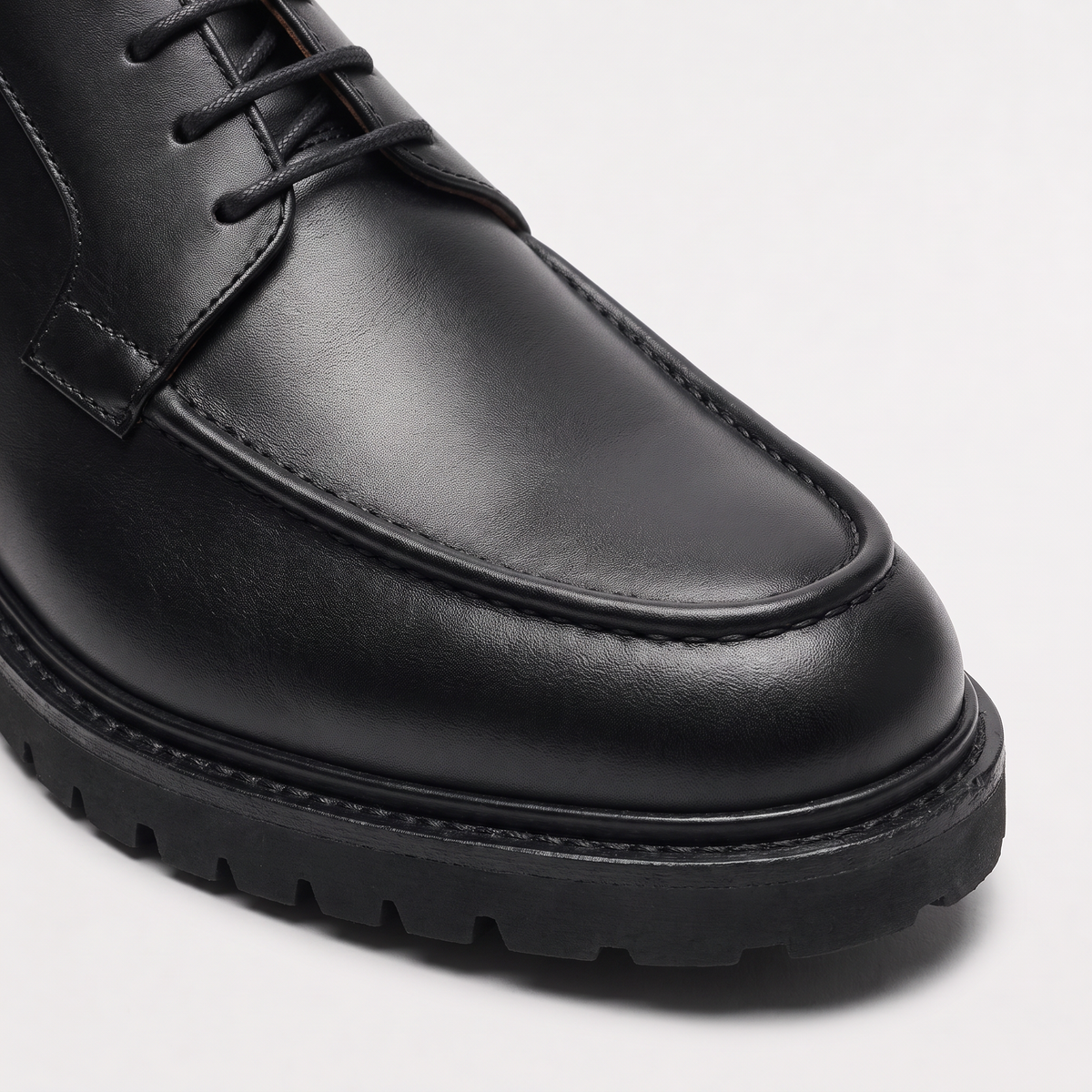 Men's Apron-Toe Derby Shoes