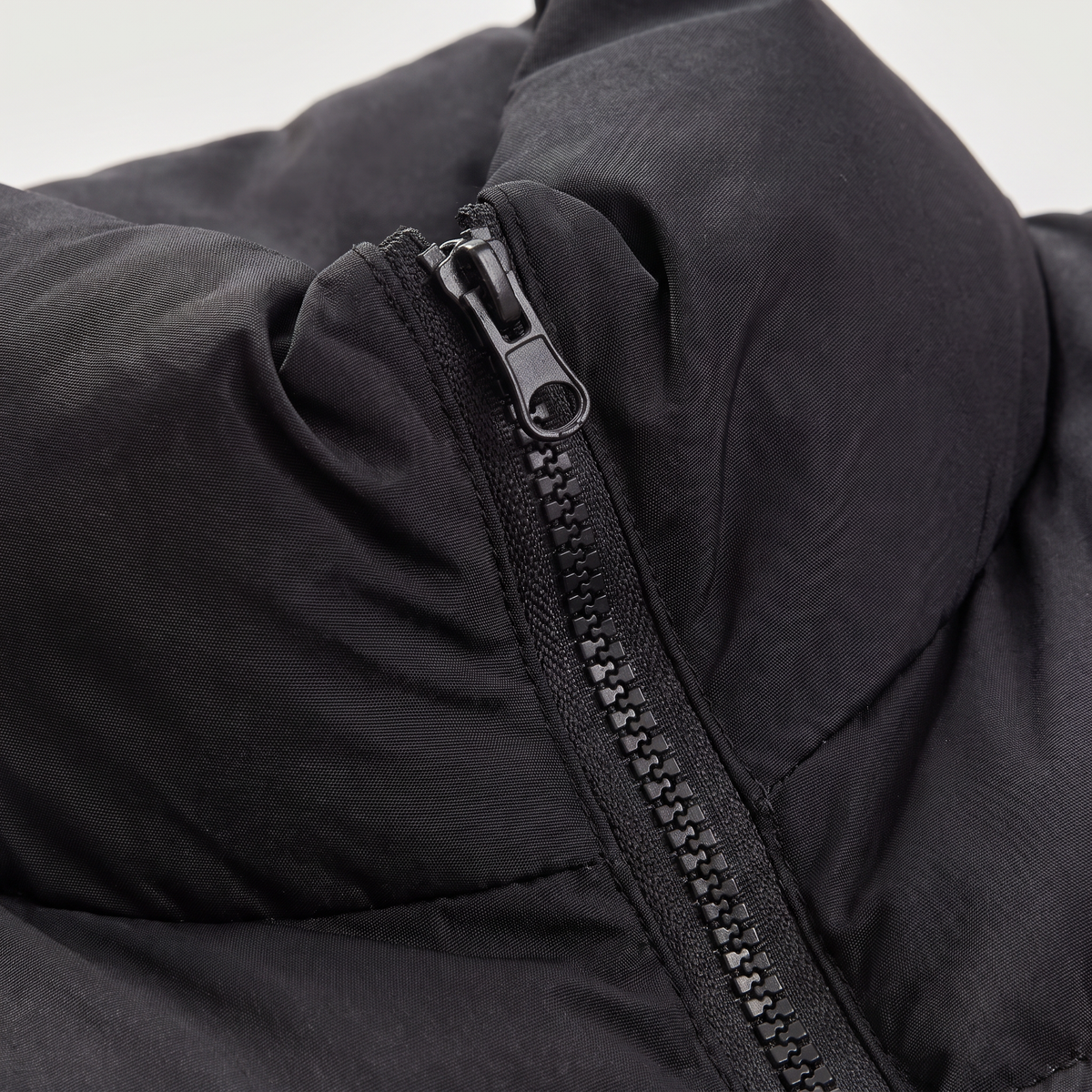 Women's Cropped Quilted Puffer Gilet