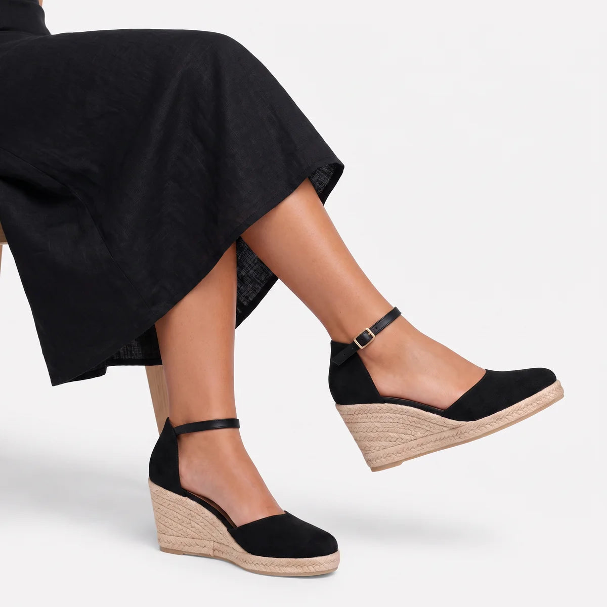 Women's Closed-Toe Wedge Sandals - &nbsp;Ankle Strap