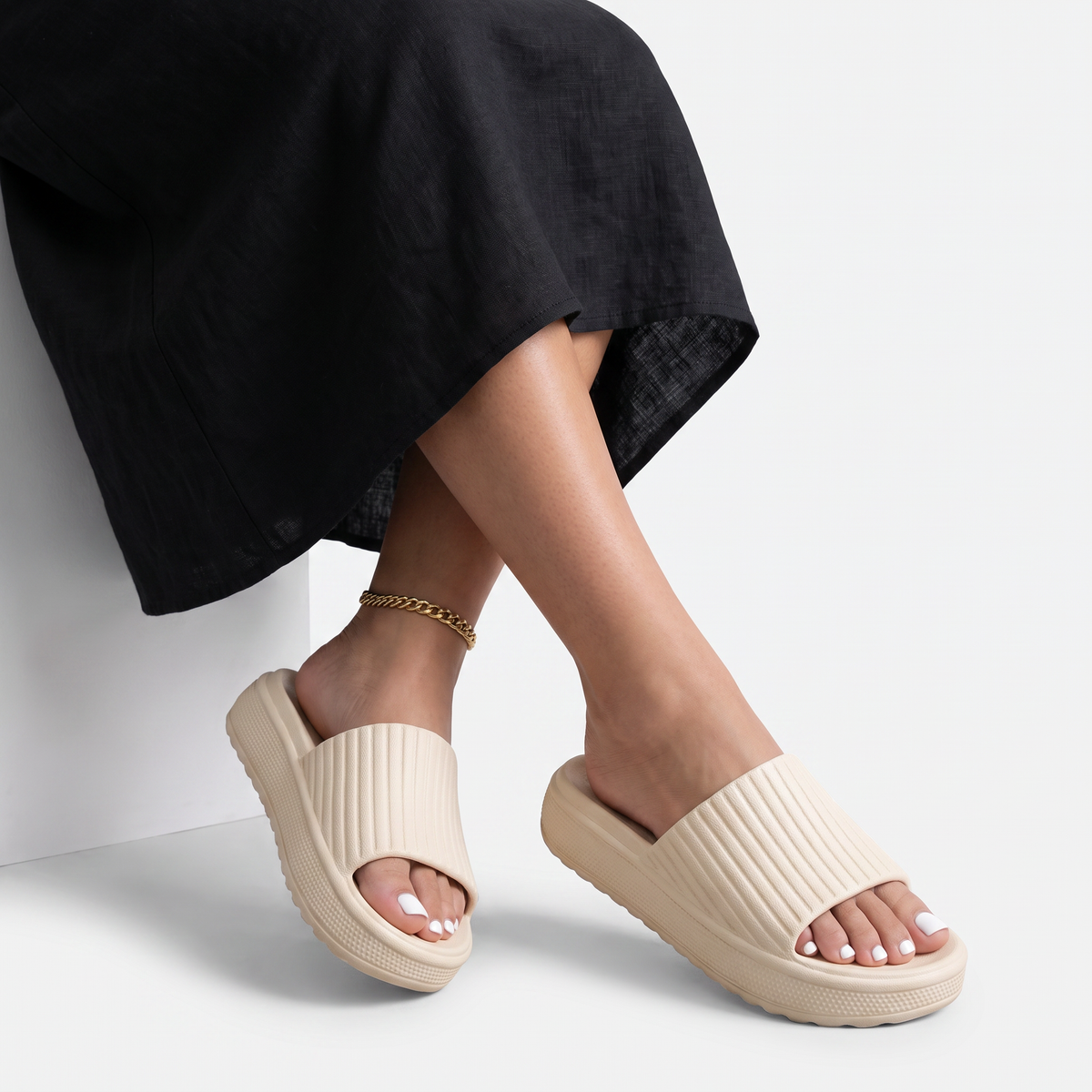 Women’s Cushioned Slide Sandals