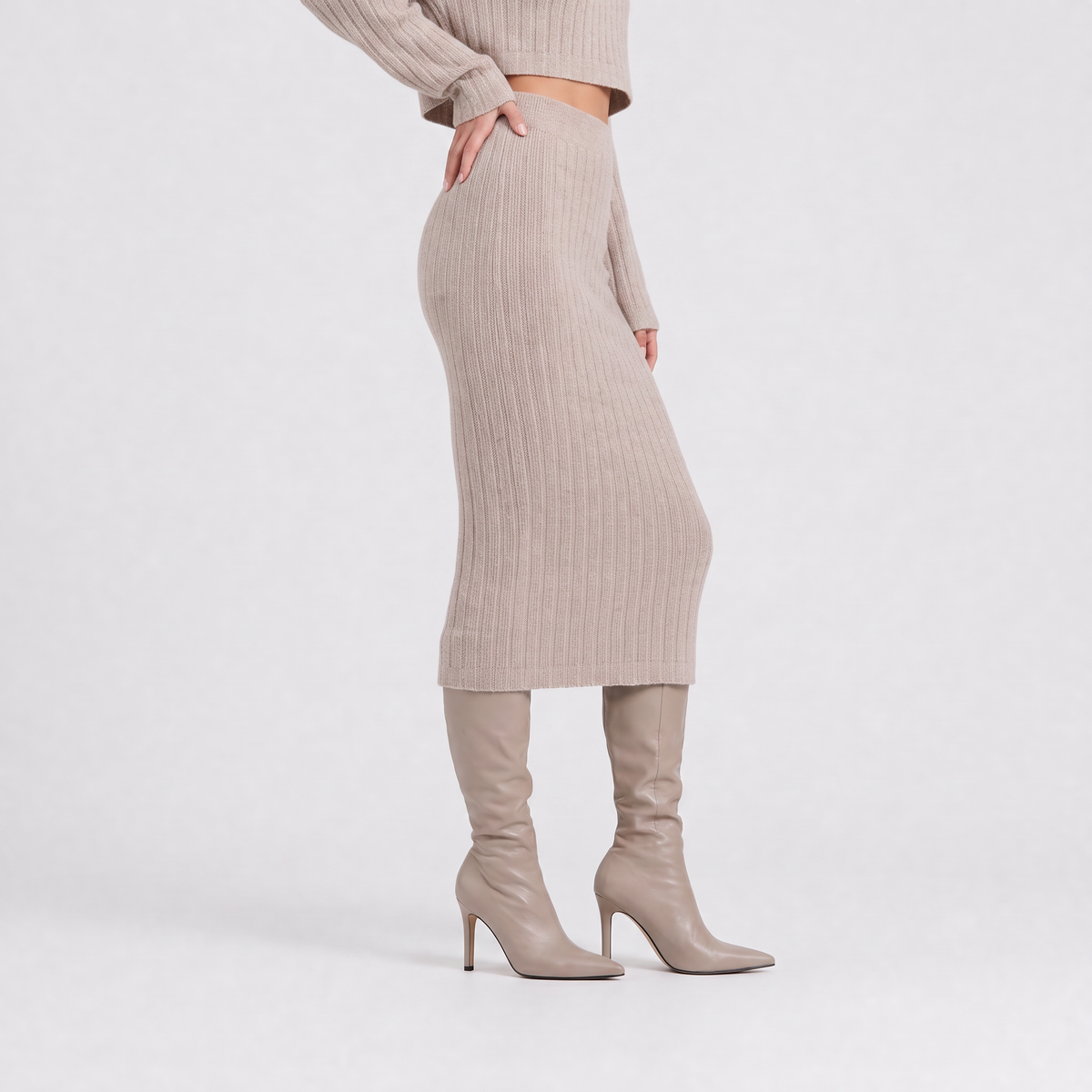 Women's Ribbed Knit Midi Skirt